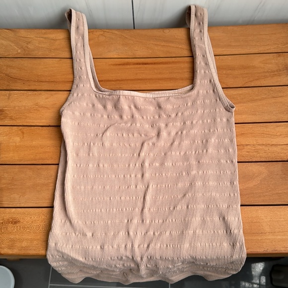Free People Intimately Square One Seamless Cami in Tan Top Size XS/S NEW - Picture 3 of 4